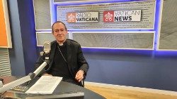 Dom Antoine Camilleri, novo núncio em Cuba, nos estúdios da Rádio Vaticano