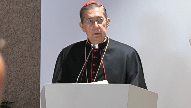 Il cardinale Miguel Angel Ayuso, prefetto del Dicastero per il Dialogo intrerreligioso, ad Abu Dhabi