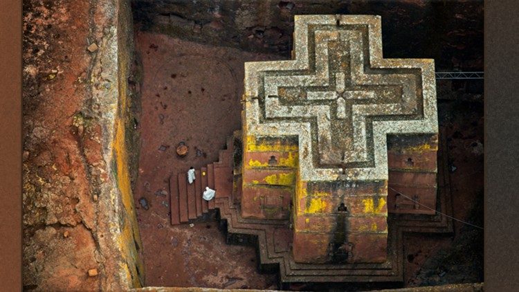 Eine der berühmten Felsenkirchen von Lalibela