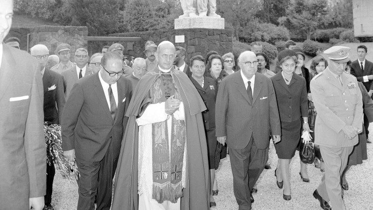 1965.09.12 Papa Paolo VI visita le fosse ardeatine