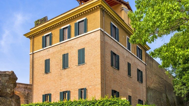 Le monastère Mater Ecclesiae, havre de paix au cœur des jardins du Vatican. 