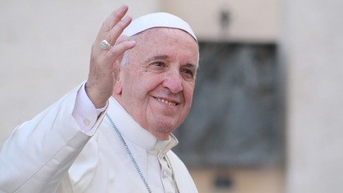 El Papa: Queridos poetas, ayúdennos a soñar