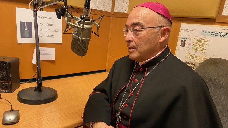 Mgr Nuno Brás da Silva Martins, lors d'un entretien dans les locaux de Radio Vatican. 