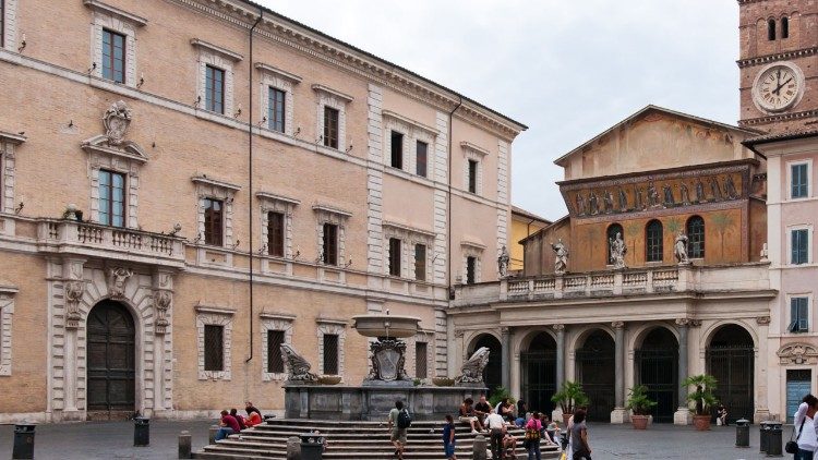 Le palais San Calisto (à gauche), bureaux du dicastère pour le Service du Développement Humain Intégral. 