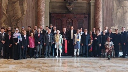 Los Premios Nobel en el Vaticano durante el primer Encuentro Mundial de la Fraternidad Humana, en 2023.