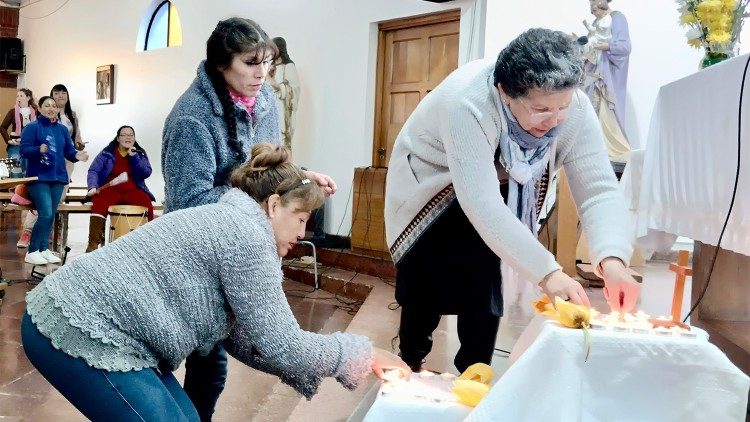 El domingo 25 de junio de 2023 la hermana Nelly junto a las internas de la cárcel oraron durante la eucaristía por las 46 reclusas muertas en un incendio en Ecuador.