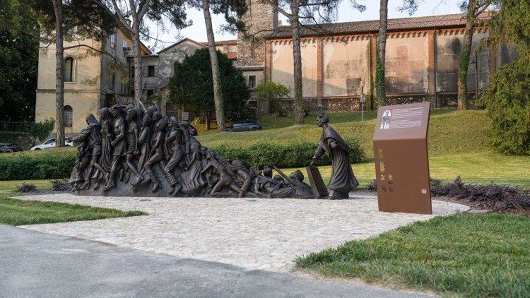 2023.06.28 A photo of the 20-foot-long bronze statue, "Let the Oppressed Go Free" by artist Timothy Schmalz