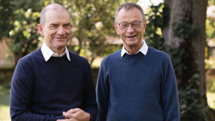 Frère Alois et frère Matthew, Britannique anglican, prieur désigné de la communauté de Taizé. 