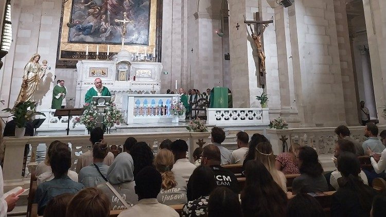 Le cardinal Jean-Marc Aveline, archevêque de Marseille, lors de la messe d'ouverture de la session des jeunes, le 17 septembre 2023 à Marseille.