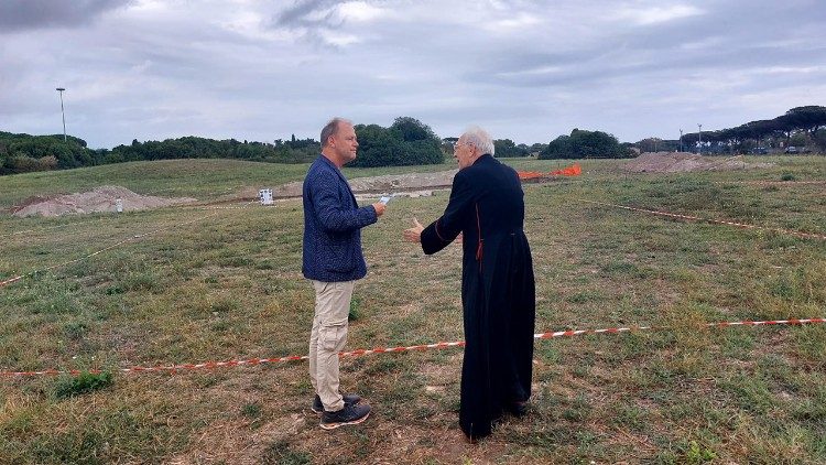 Kardinal Giovanni Battista Re, Bischof von Ostia, zeigte sich hoch erfreut über die Funde