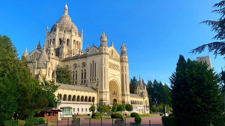 Sanctuaire de Lisieux où le cardinal Semeraro célébra ce 7 janvier la messe de clôture du jubilé de sainte Thérèse de l'Enfant Jésus