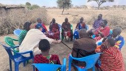 Un momento di formazione dei Masai di Amboseli