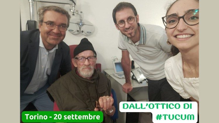 Grazie all’ottico di Tucum, Enzo, un senzatetto di Monopoli ha avuto i suoi occhiali nuovi