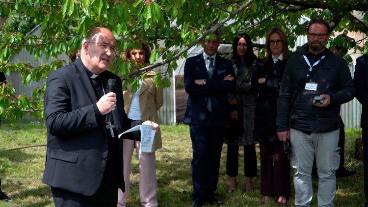 Le cardinal Tolentino de Mendonça lors de l'inauguration du pavillon