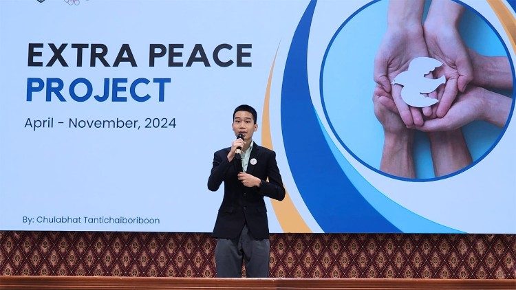 Chulabhat Tantichaiboriboon, leader of the”Extra Peace” student team who organized the event. (Photo by Peter Monthienvichienchai / LiCAS News)