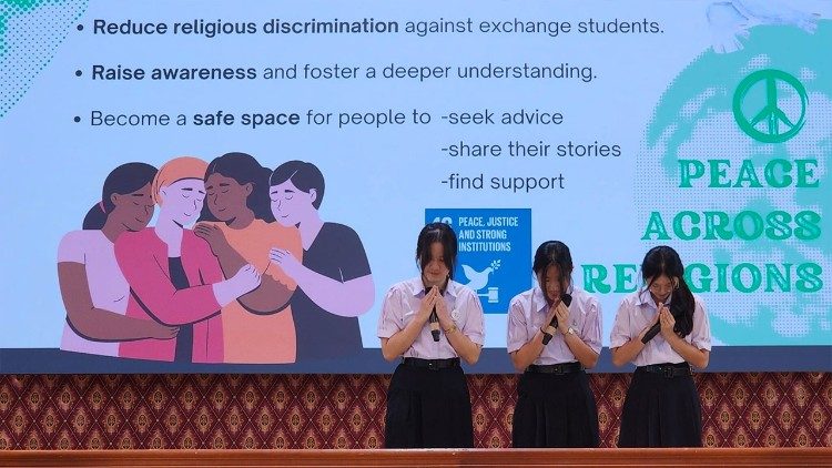 Thai students present innovative outcomes for interfaith harmony at the “Extra Peace: Project Presentation Competition.” Photo by Peter Monthienvichienchai