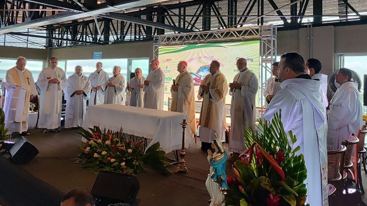 Missa presidida pelo arcebispo de Manaus, cardeal Leonardo Ulrich Steiner