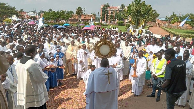 L'Eglise-Famille de Dieu au Rwanda, réunie pour son deuxième congrès eucharistique, du 4 au 8 décembre 2024. Congrès eucharistique national. 