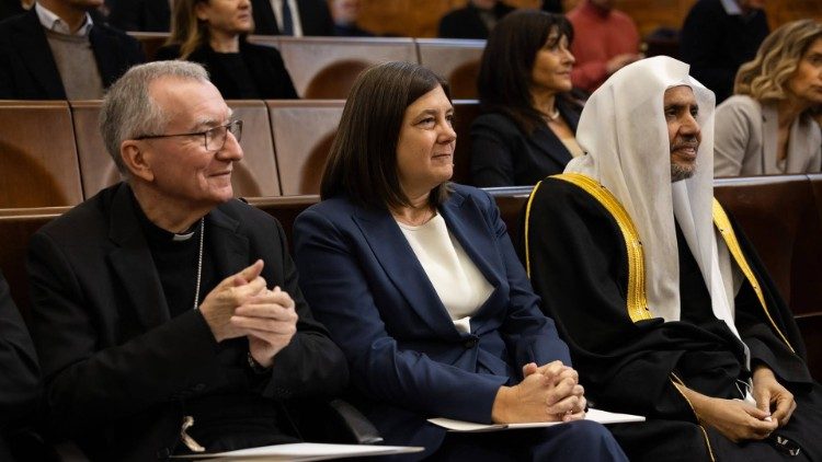 Il cardinale Parolin all'evento alla Cattolica "Studi per il Dialogo" con la rettrice Elena Beccalli e il segretario generale della Lega musulmana mondiale, Muhammad Al-Issa