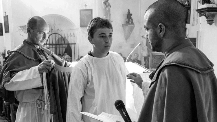 Un jeune Corse intégré dans la confrérie de Saint-Antoine-Abbé. 