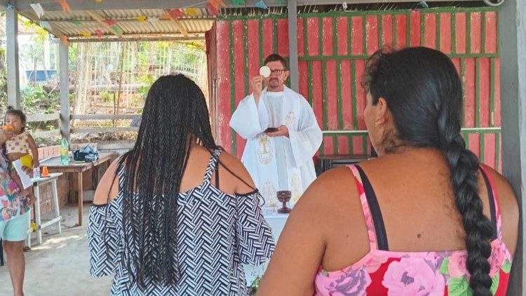 Celebração nas comunidades