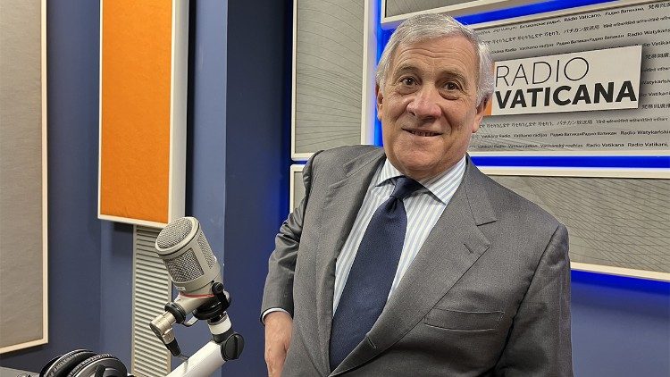 L'intervista al Ministro degli Esteri Antonio Tajani negli studi di Radio Vaticana