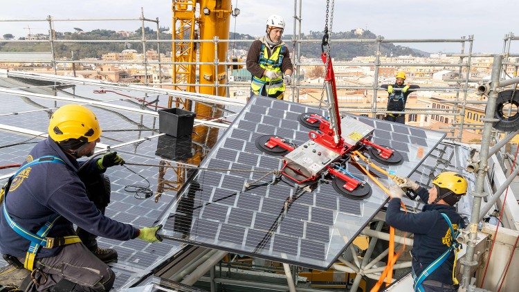 Una fase de las obras del tejado fotovoltaico