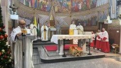 Mass in Gaza presided over by Patriarch Pizzaballa with the community led by parish priest Fr. Gabriel Romanelli