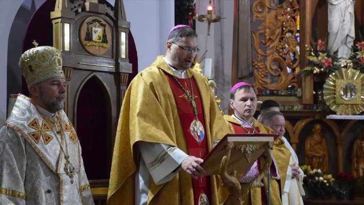 Archbishop Visvaldas Kulbokas, Apostolic Nuncio to Ukraine, at a liturgy during his visit to Kharkiv