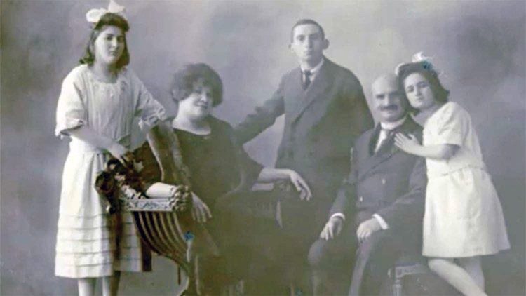 La famiglia di Ludwig Pollak (secondo da destra), foto di Francesco Reale, Roma 1921, Museo Barracco, Archivio Pollak 46.2.1.