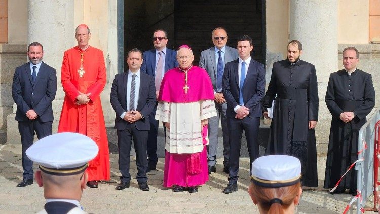 L'arcivescovo Peña Parra ad Ajaccio