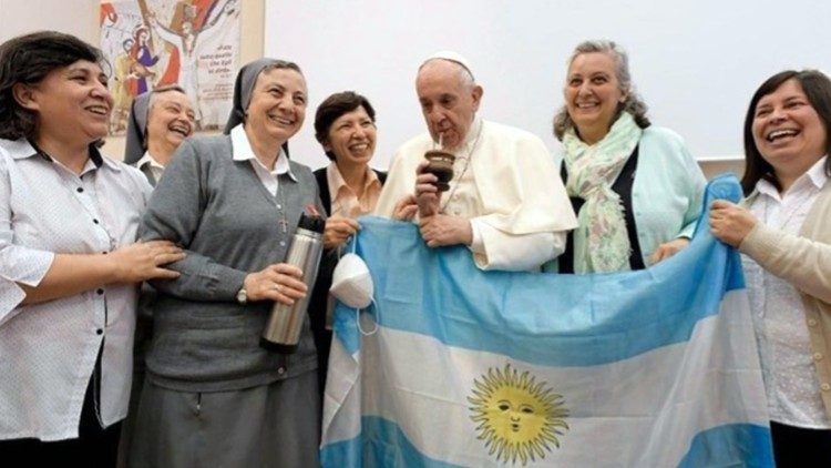 Pope Francis greets Salesian sisters taking part in their General Chapter