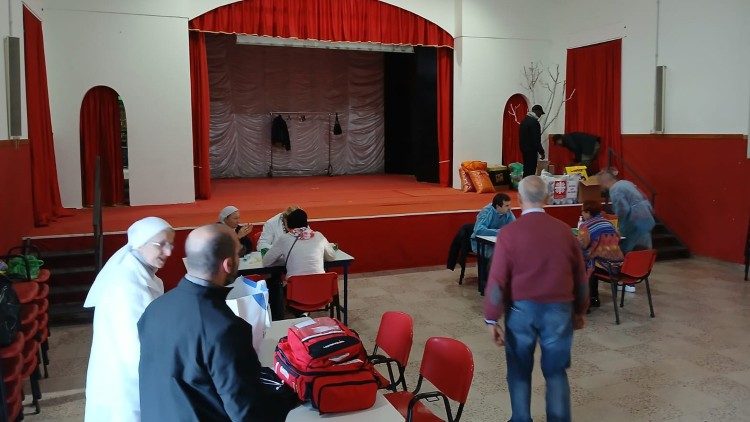 Visites à la salle paroissiale.