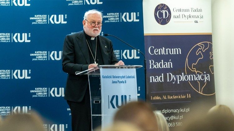 Lección magistral de Monseñor Paul Richard Gallagher en la Universidad Católica de Lublin, en Polonia.