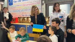 2024.11.20 Zelenska in visita al Bambino Gesù