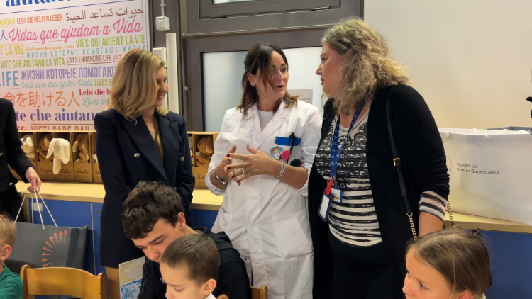 Olena Zelenska visits the Bambino Gesù Hospital