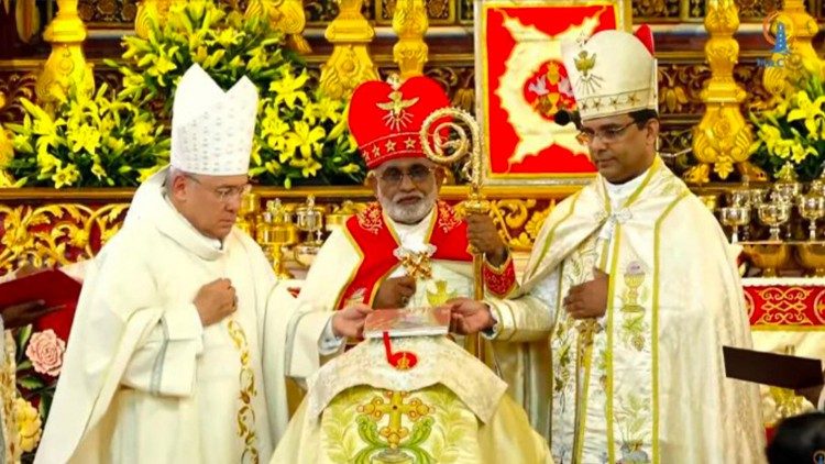 Consécration épiscopale de Mgr Koovakad.