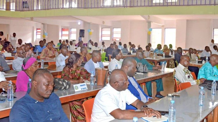 Des agents de l'éducation catholique de Côte d'Ivoire, lors de l'inauguration de la rentrée scolaire 2024-2025, mercredi 25 septembre 2024.