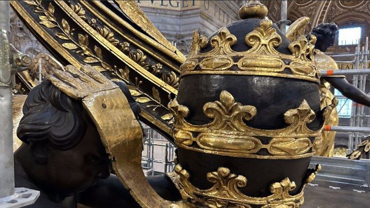 Il restauro del Baldacchino di San Pietro]