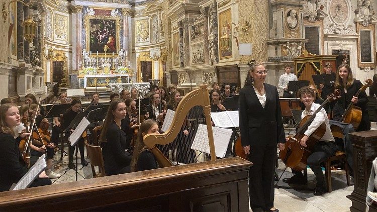 Christina Drexel und das Jugendorchester aus Augsburg in der Kirche Santa Maria dell´Anima in Rom