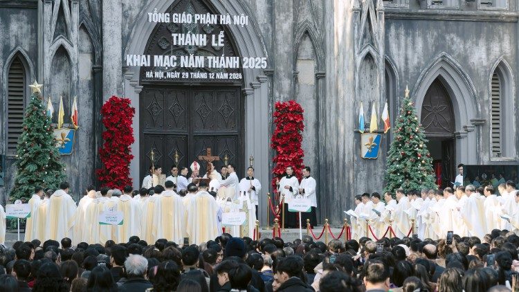 Khai mạc Năm Thánh tại Nhà thờ chính tòa Hà Nội