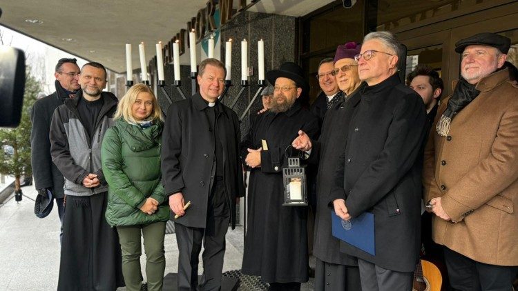 Bei der Entzündung des Chanukka-Leuchters