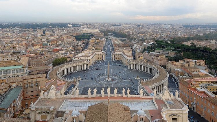 Blick von der Kuppel des Petersdoms in Richtung Welt